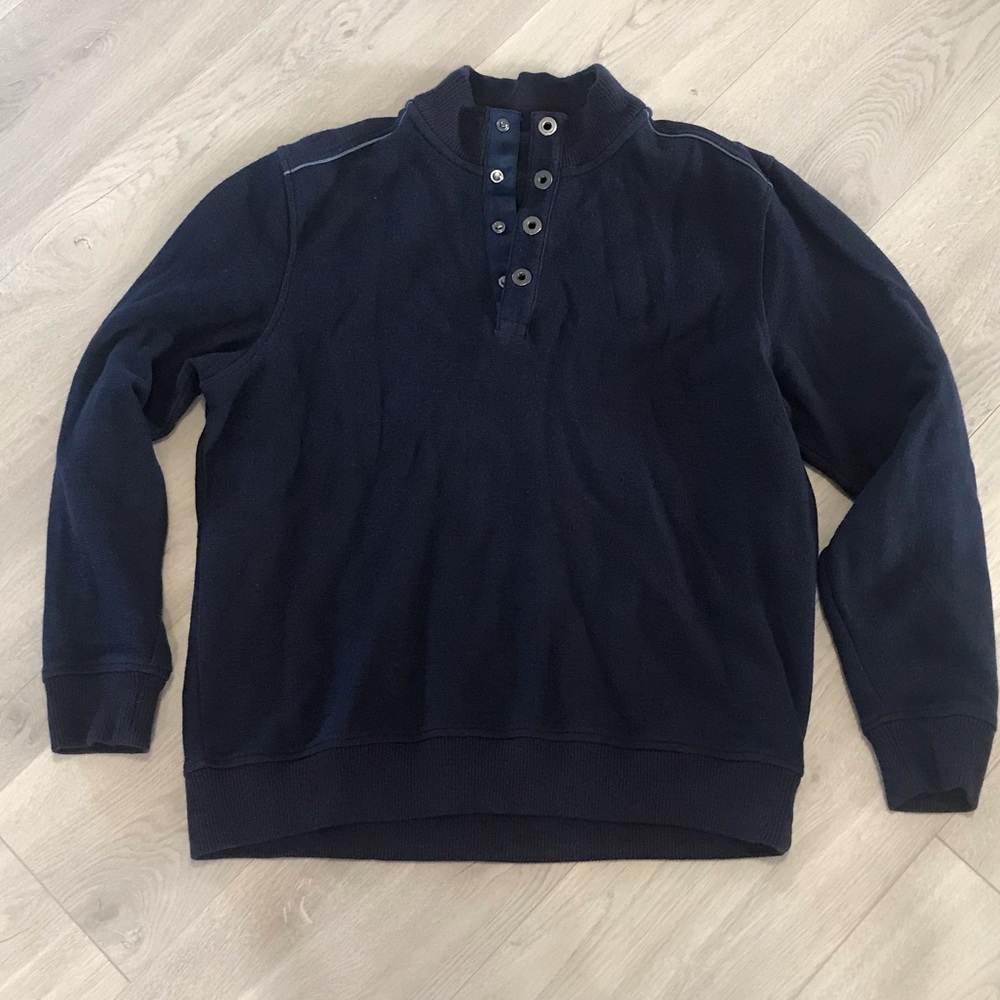 Tommy Bahama men’s sweater. Size medium. Navy